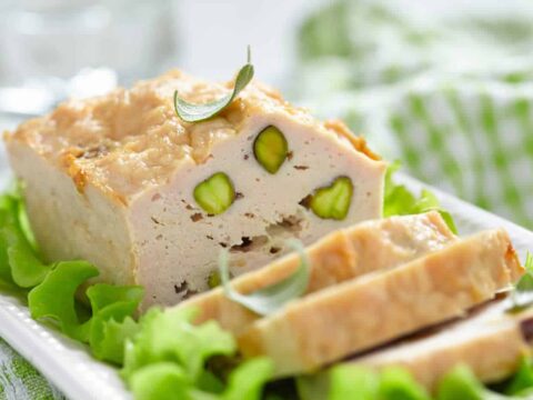 Terrine de poulet aux pistaches