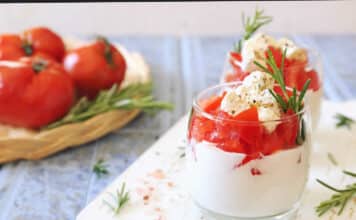 Verrine au yaourt grec et tomates