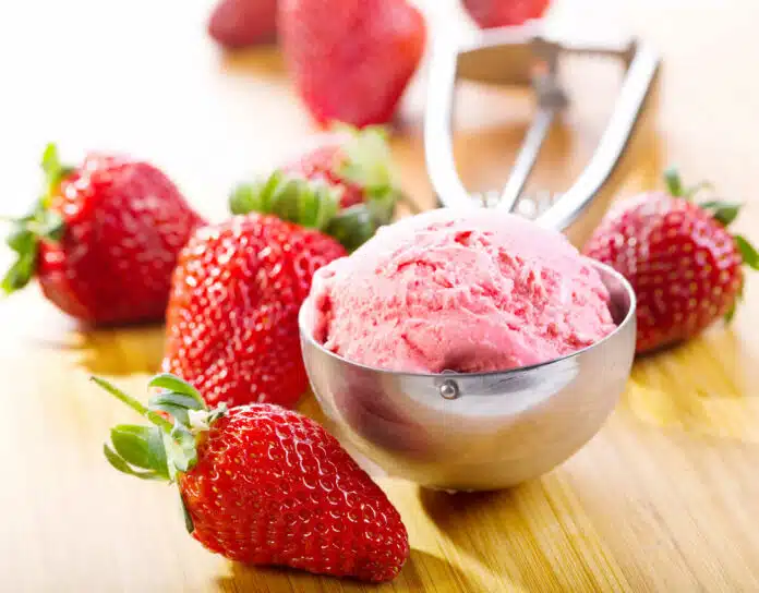 Crème glacée aux fraises