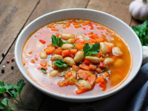 Soupe aux haricots blancs et légumes