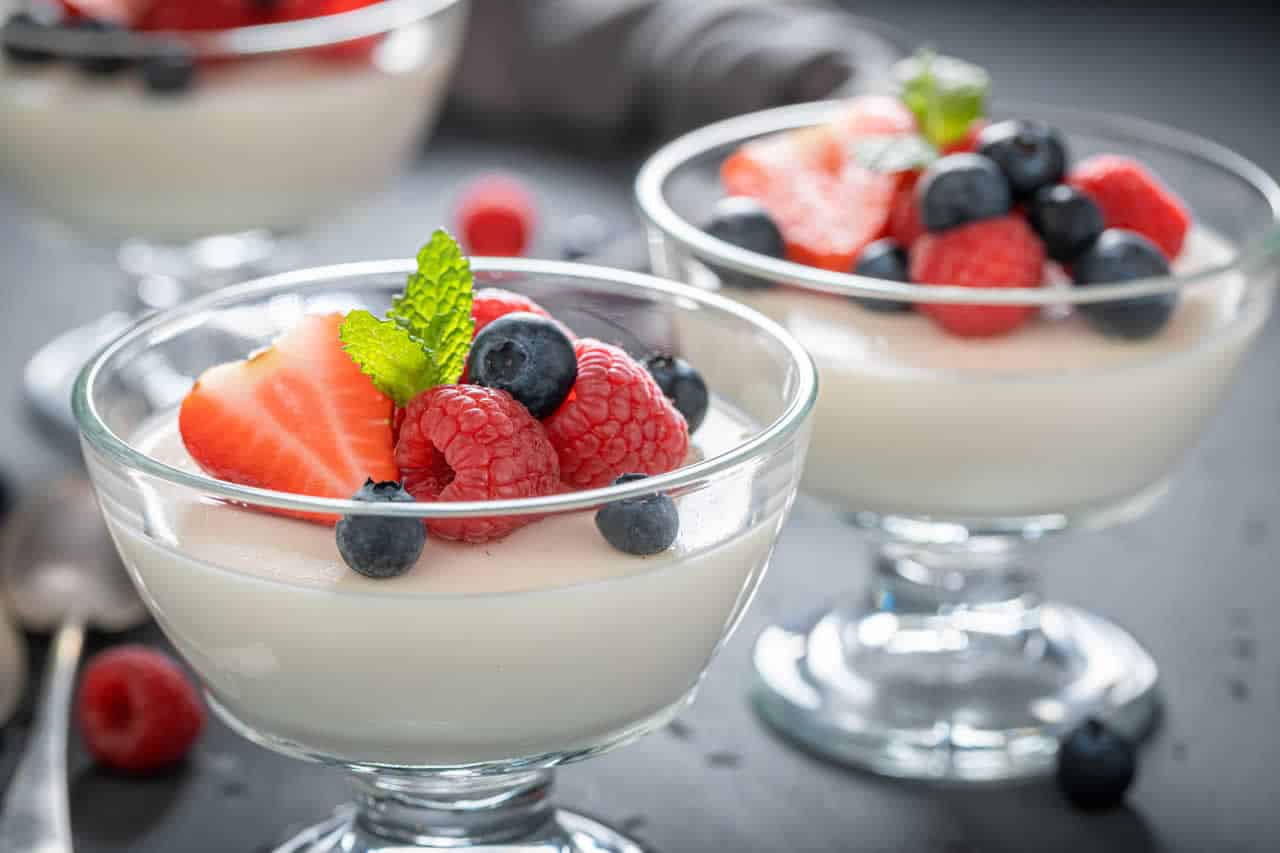 Vanille Joghurt Panna Cotta Mit FruchtsoßE - Rezepte Suchen