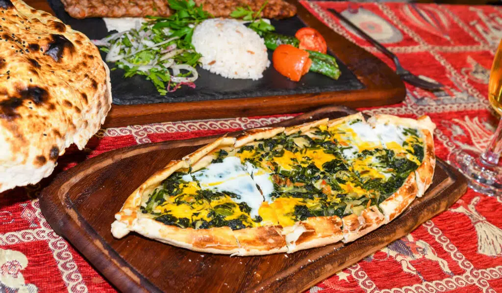 Pide aux épinards et feta