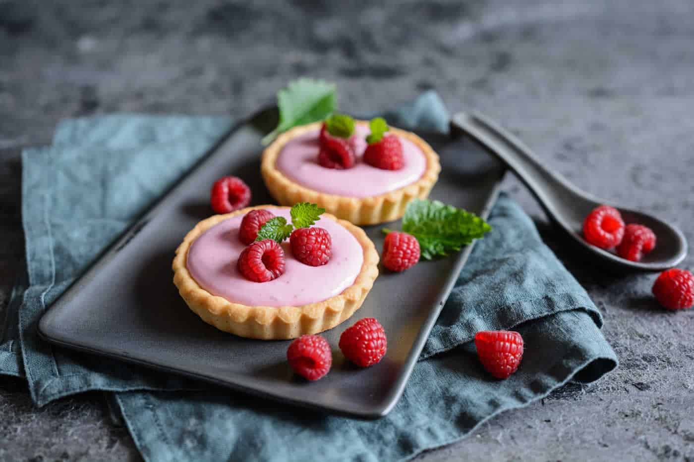 Tartelettes fourrées à la crème de mascarpone à la framboise