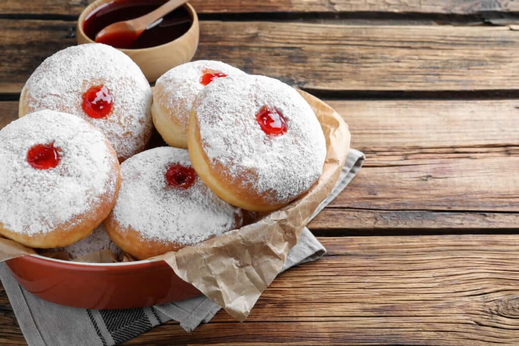 Beignets avec la gelée framboises eu thermomix