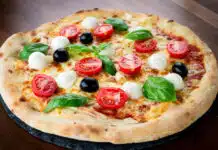 Comment réussir la pâte à pizza épaisse et moelleuse