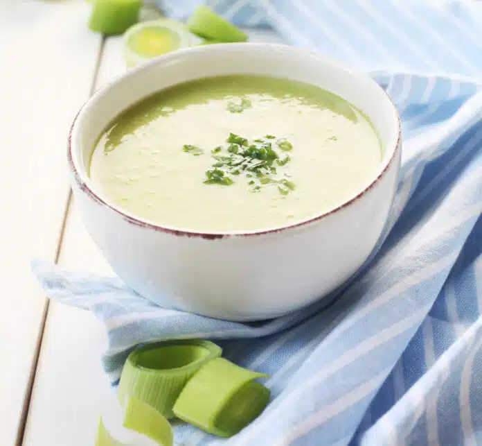 Soupe crémeuse poireaux et pommes de terre