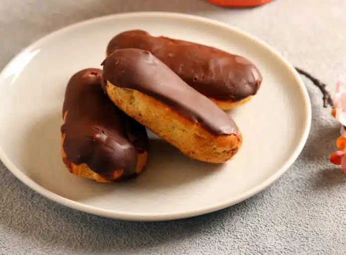 Eclairs au chocolat faciles à la maison