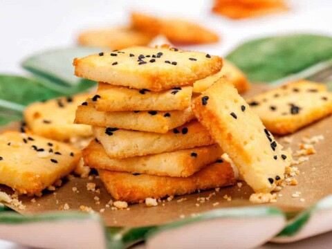 Craquelins au fromage et sésame
