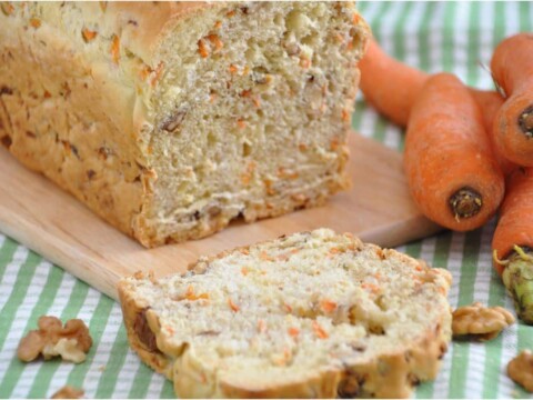 Délicieux gâteau aux carottes et noix