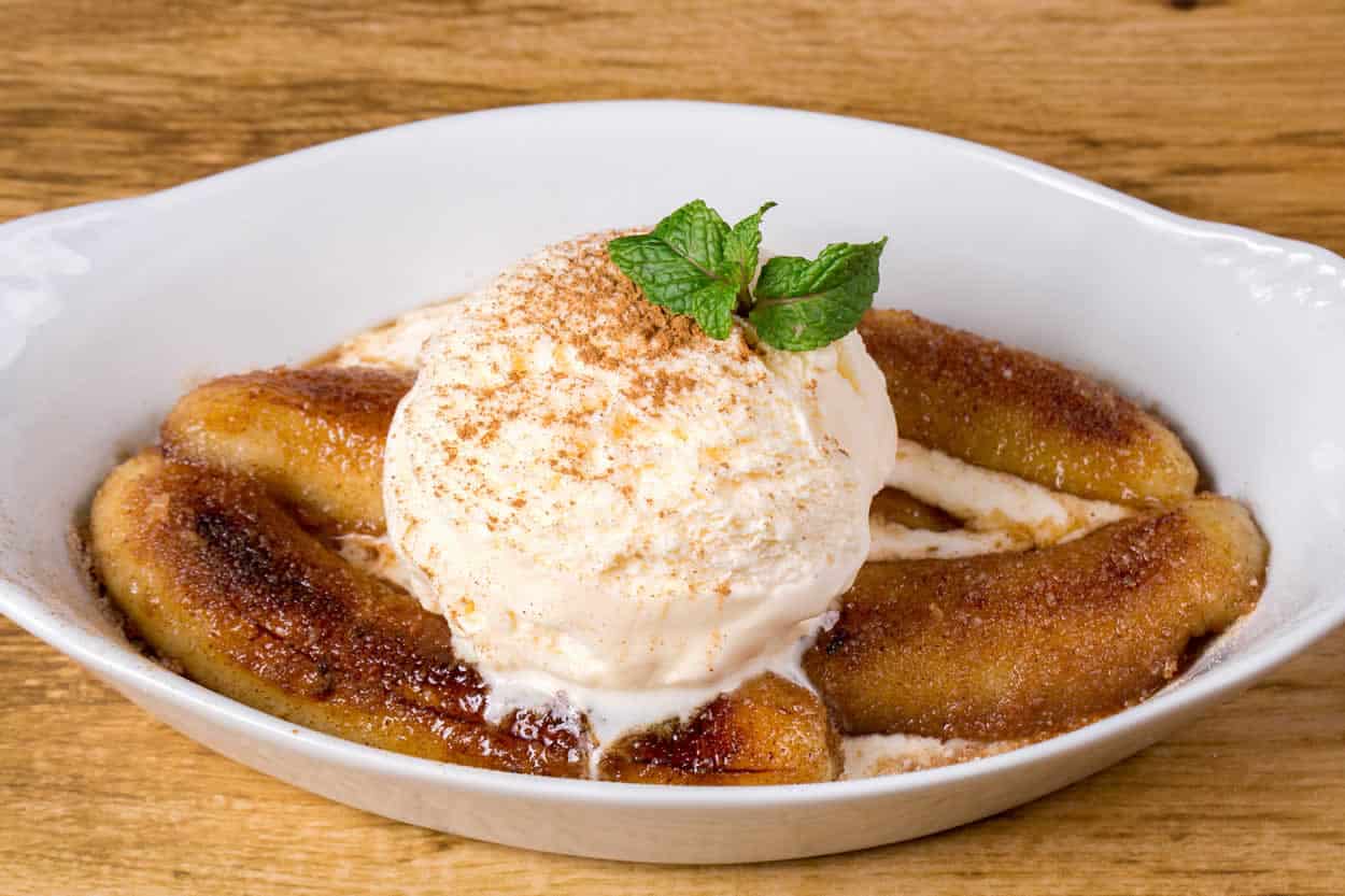 Dessert bananes caramélisées