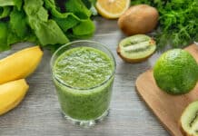 Smoothie vert banane kiwi et épinard