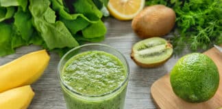 Smoothie vert banane kiwi et épinard
