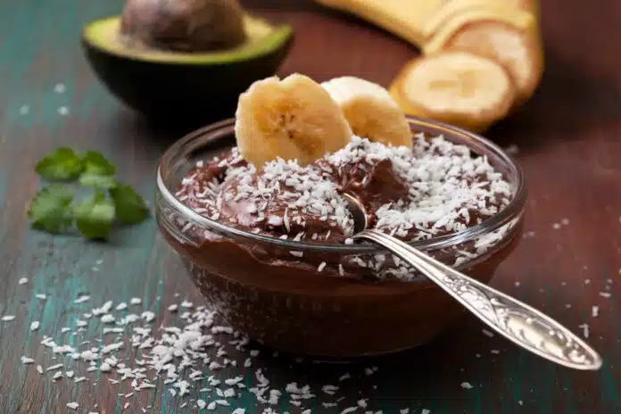 Mousse dessert chocolat avocat