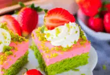 Gâteau aux épinards et fraises