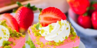 Gâteau aux épinards et fraises