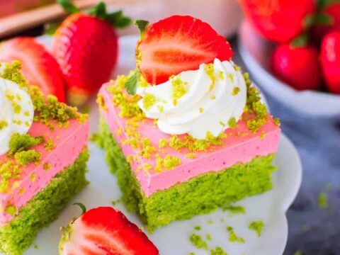 Gâteau aux épinards et fraises