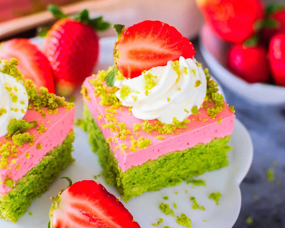 Gâteau aux épinards et fraises