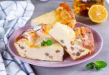 Gâteau de fromage blanc aux raisins secs