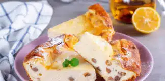 Gâteau de fromage blanc aux raisins secs