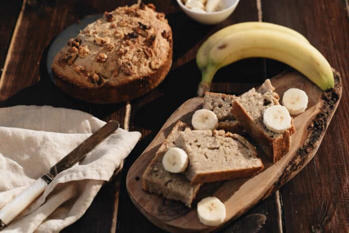 Cake à la banane et aux noix