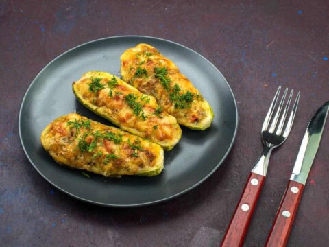 Courgettes farcies aux aubergines au four