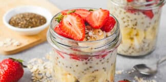 Porridge de chia avoine et fruits