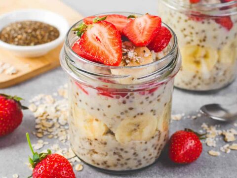 Porridge de chia avoine et fruits