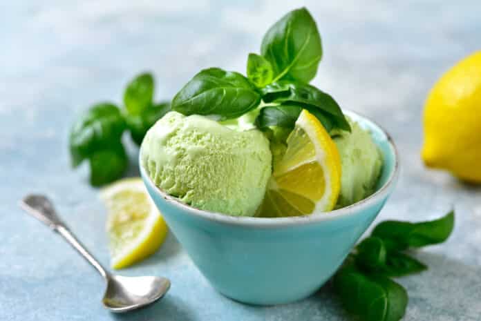Sorbet au citron et au basilic