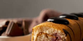 Gâteau roulé à la confiture et chocolat