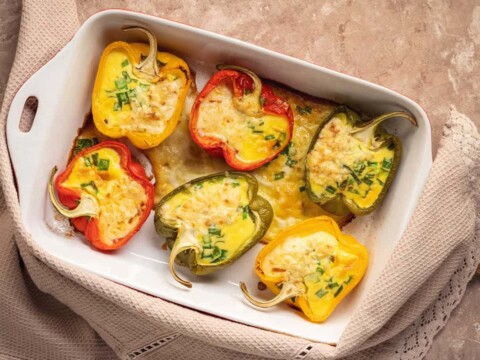 Poivrons farcis aux fromages et oeufs