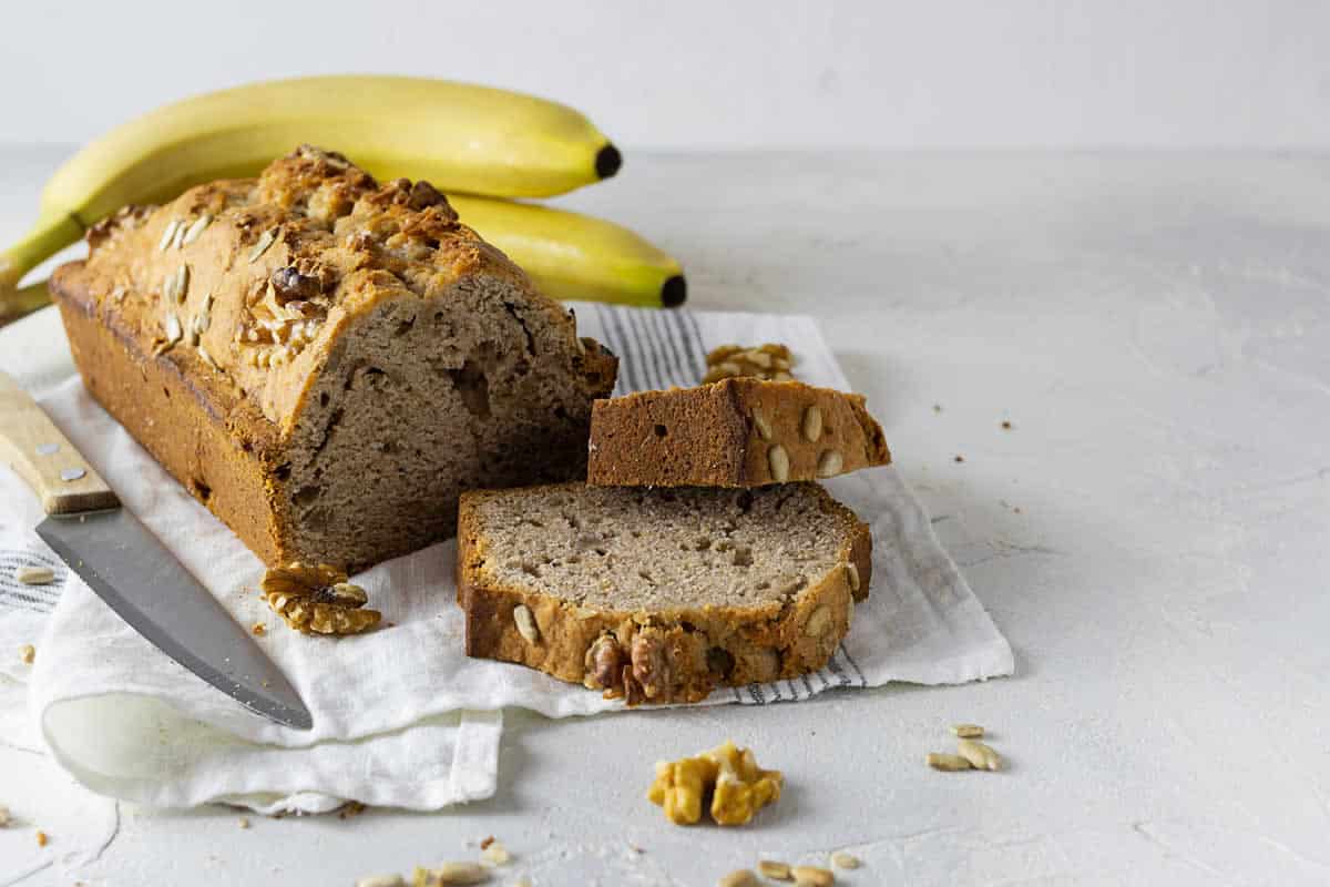 Cake moelleux à la banane et aux noix
