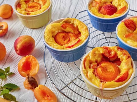 Clafoutis aux abricots individuels