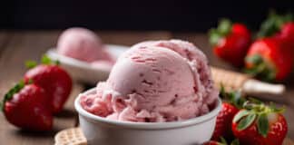 Crème glacée à la fraise sans sorbetière