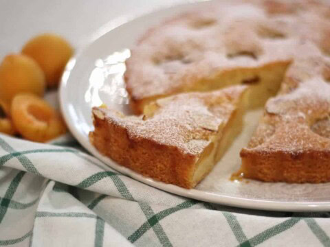 Gâteau fondant aux abricots