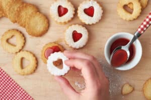 Sablé coeur à la confiture 2