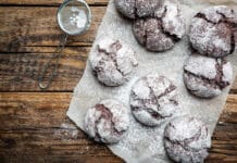 Biscuits craquelins au chocolat noir