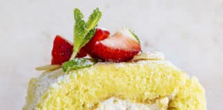 Roulé au mascarpone et fraises