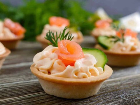 Mini-tartelettes à la crème et saumon
