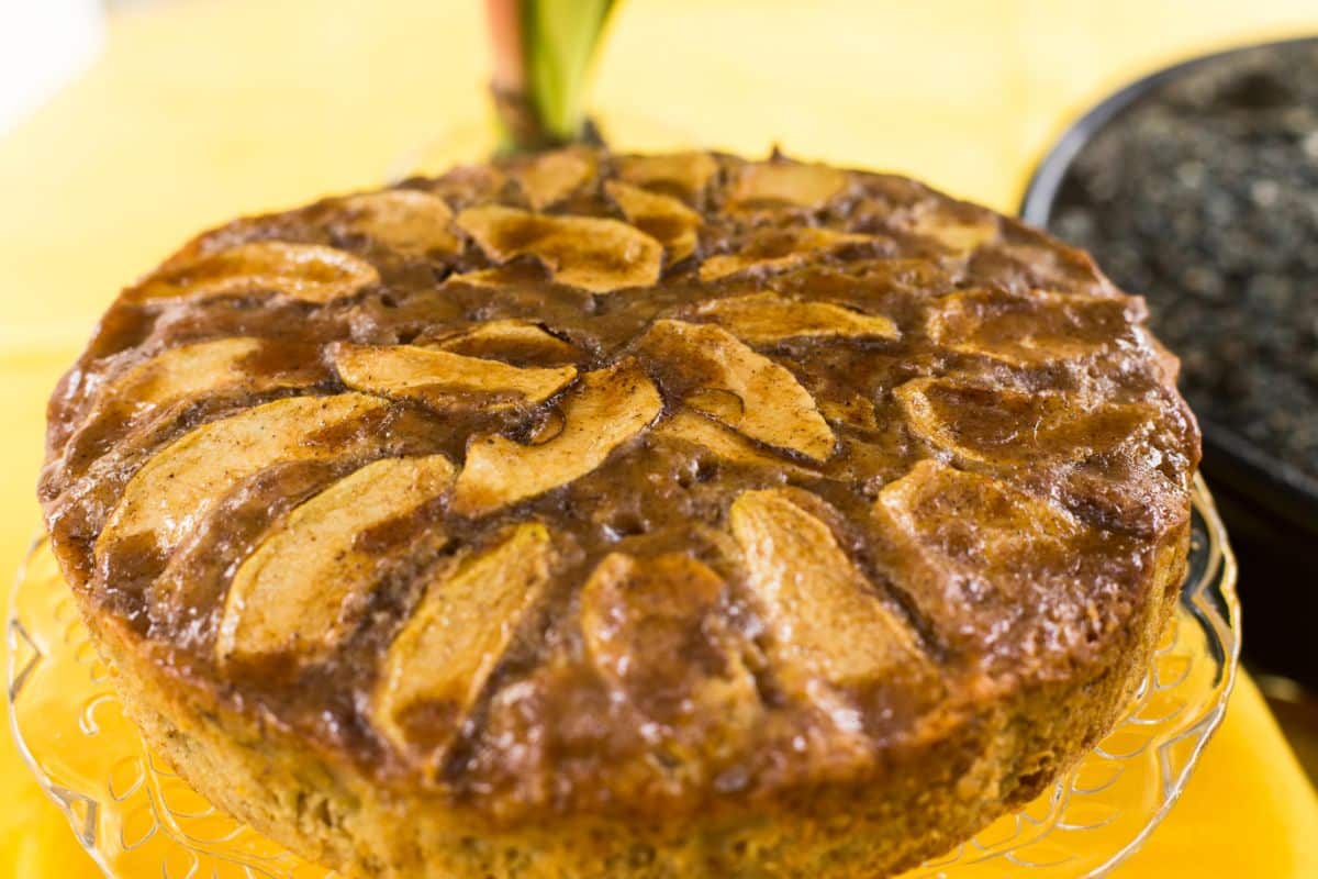 gâteau aux pommes caramélisées et moelleux