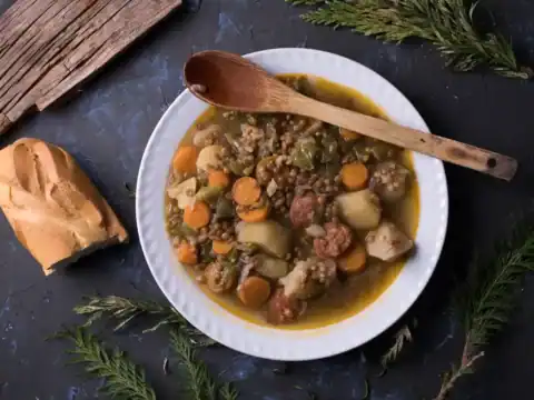 Lentilles Carottes Pommes de Terre et Saucisses au Cookeo