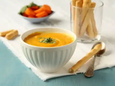 Soupe aux carottes et lait de coco