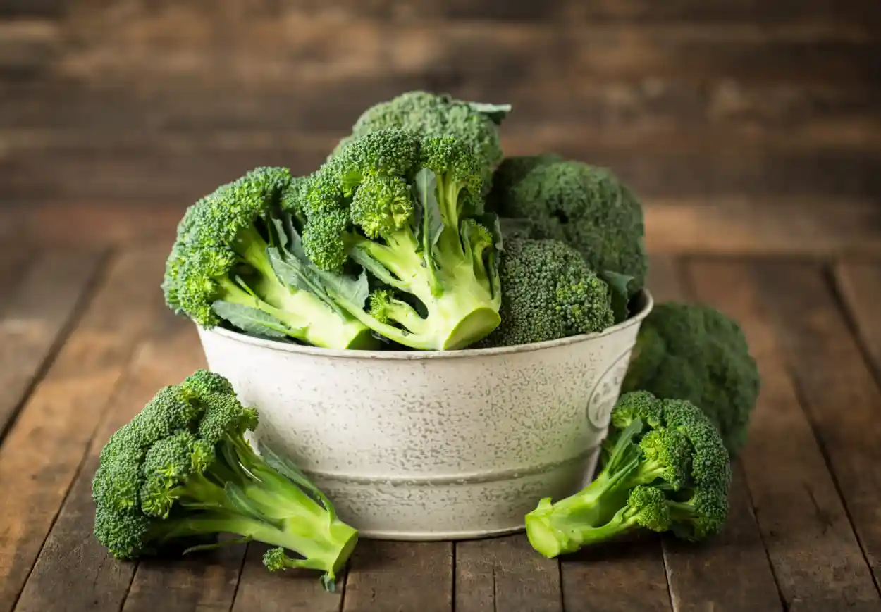 Quels sont les vitamines et minéraux présents dans le brocoli