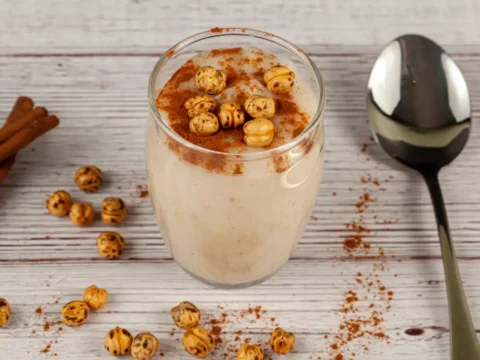 Boza à la cannelle et aux pois chiches