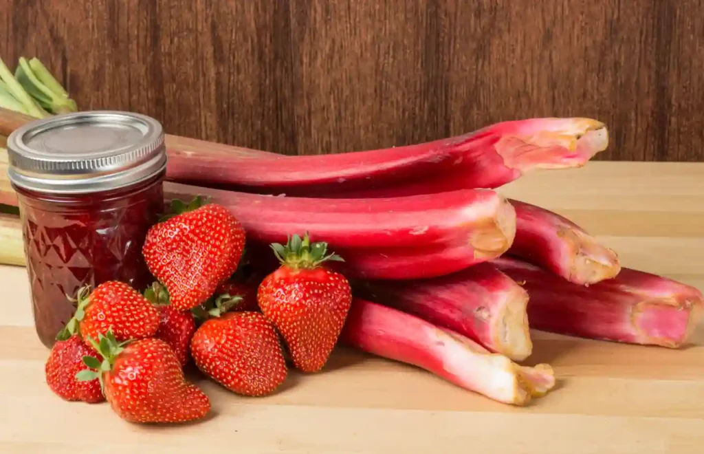 Confiture rhubarbe fraises maison